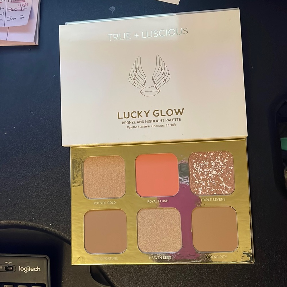 True and Luscious Bronze and Highlight Palette